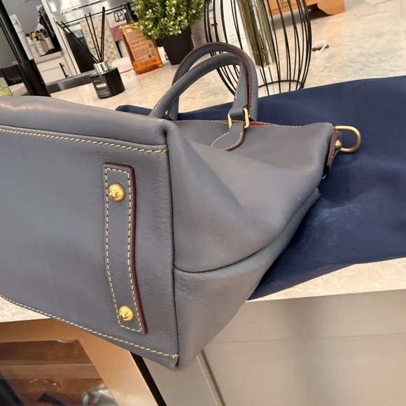 Dooney and Bourke Florentine Dillen double pocket satchel/tote - Picture 4 of 7